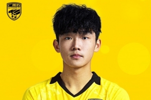 官方：18歲前鋒韋文寧報名廣東廣州豹一線隊，身披32號球衣