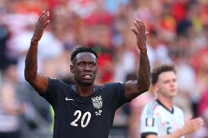 美國隊兩名官員被FIFA禁賽，美國足協稱與巴洛貢紅牌事件無關