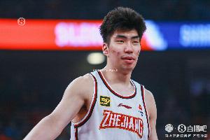 直播吧：浙江隊正在努力將餘嘉豪帶回CBA 他們在中鋒位置上缺人