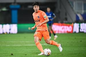 雲南玉昆28歲中場張宇峰將加盟深圳新鵬城，近期官宣