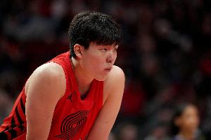 媒體人：楊瀚森不是不能搶好籃板球 是態度問題 再不進步會被淘汰