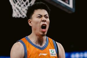 直播吧獨家：上海男籃預計以4年頂薪續約張鎮麟！