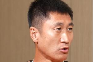 馬寧用英文複述恩博洛假摔被罰下場！球迷調侃：中式英語