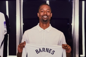 從Spurs到Hotspurs！NBA馬刺球員哈裏森·巴恩斯造訪熱刺主場